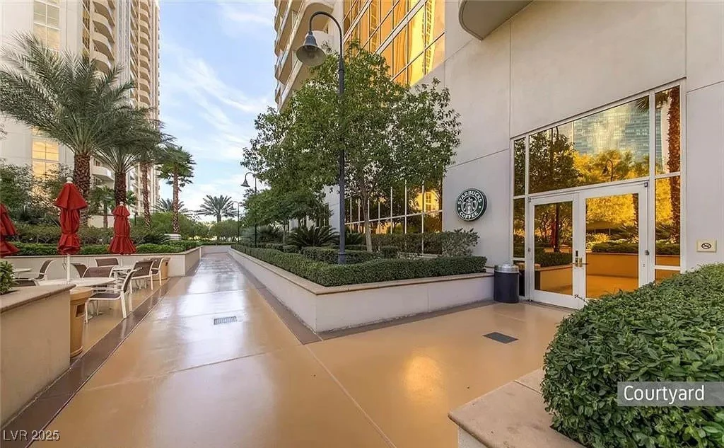 125 Harmon, Las Vegas, NV 89109