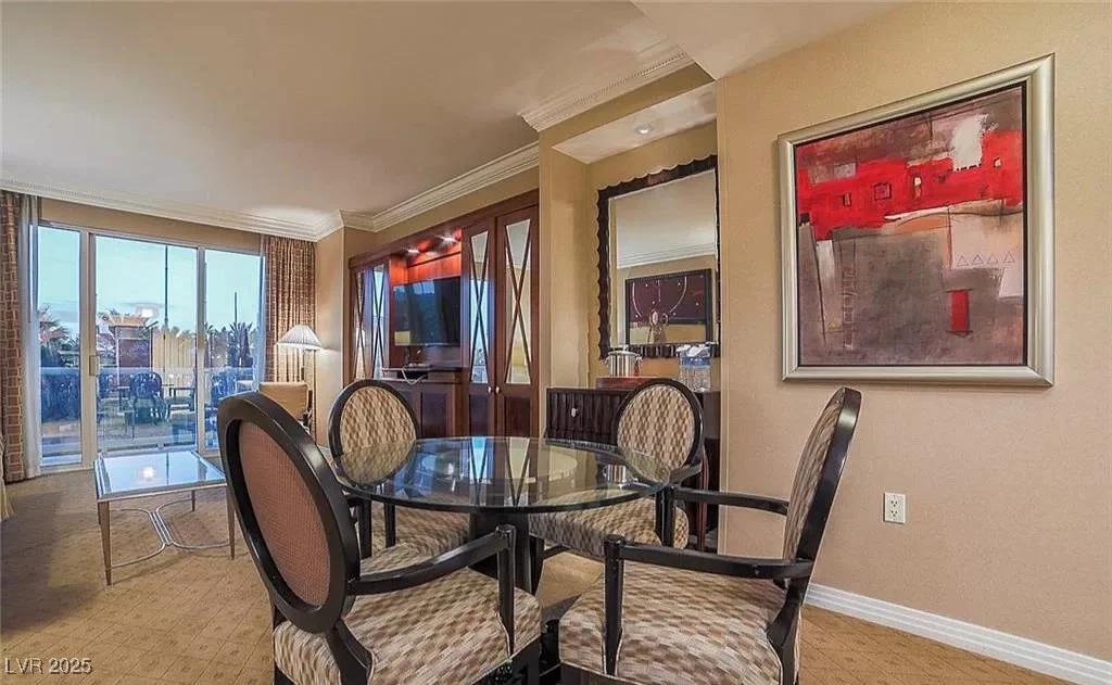 125 Harmon, Las Vegas, NV 89109