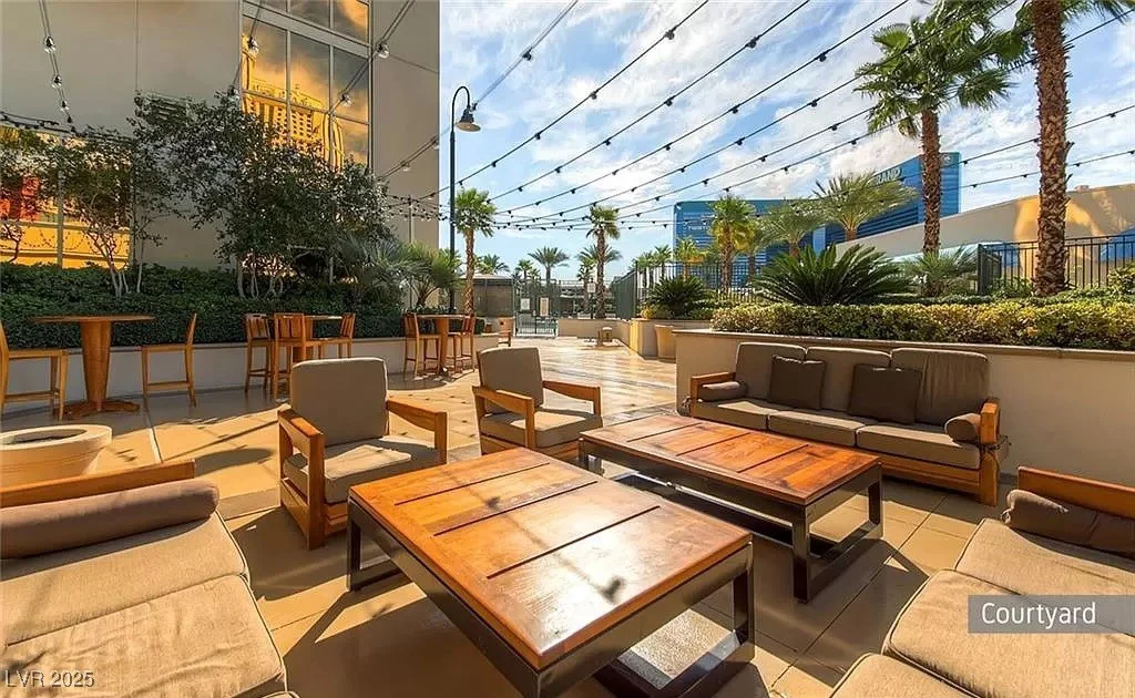 125 Harmon, Las Vegas, NV 89109