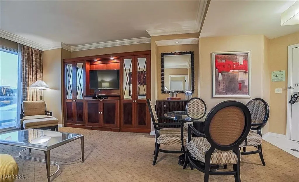 125 Harmon, Las Vegas, NV 89109