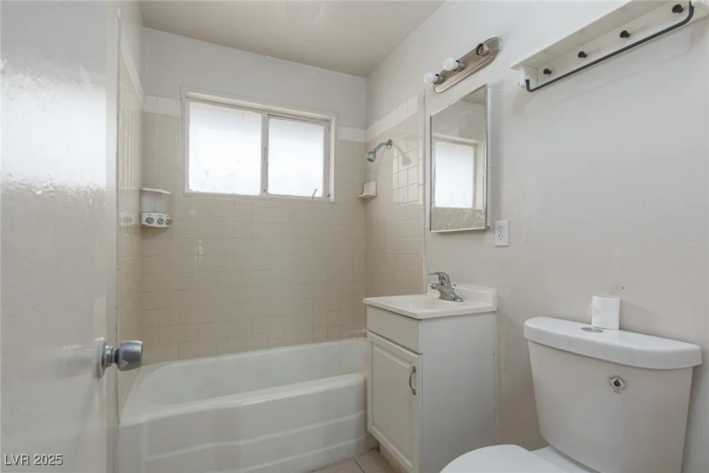 1204 Arrowhead, Las Vegas, NV 89106
