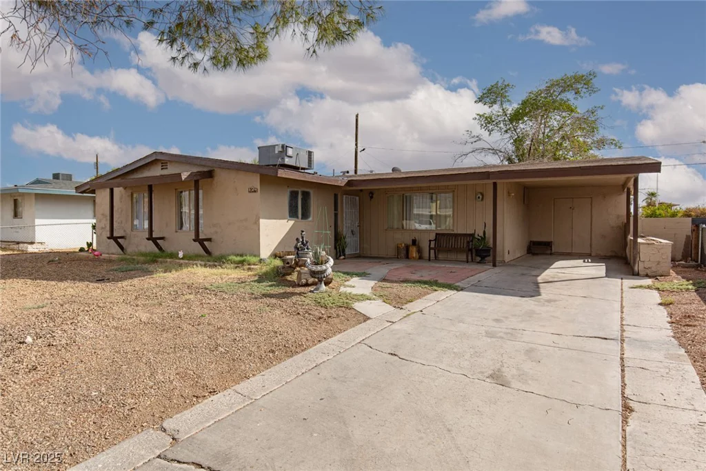 1204 Arrowhead, Las Vegas, NV 89106