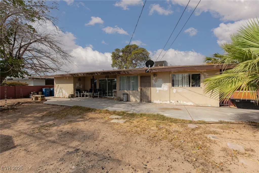 1204 Arrowhead, Las Vegas, NV 89106