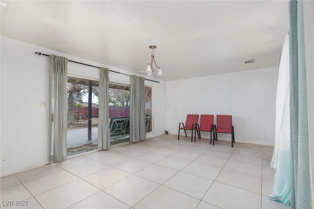 1204 Arrowhead, Las Vegas, NV 89106