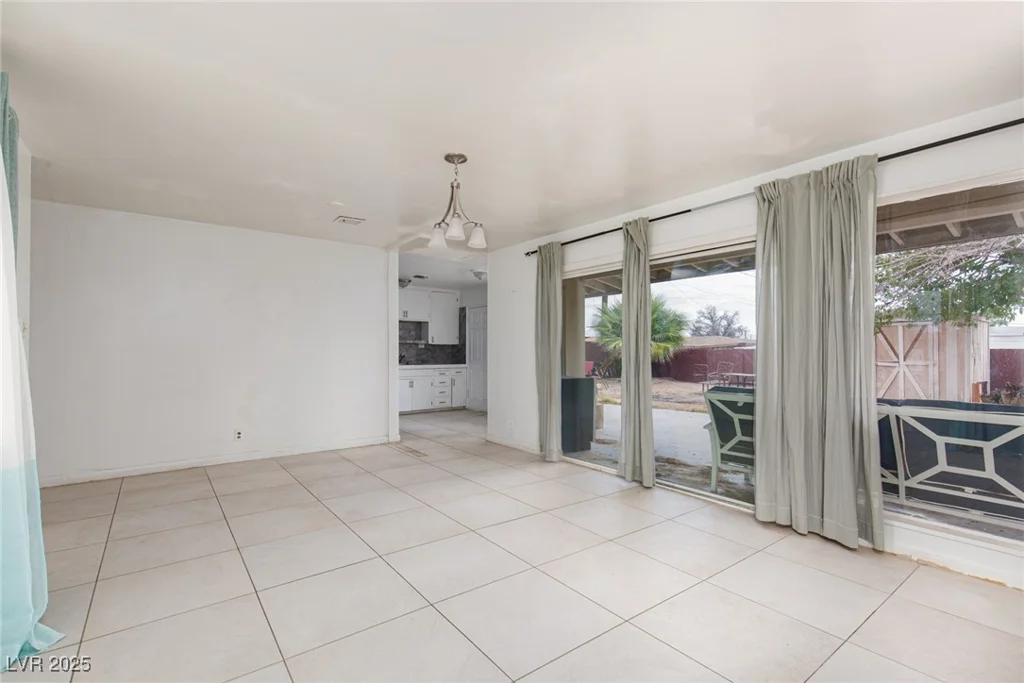 1204 Arrowhead, Las Vegas, NV 89106
