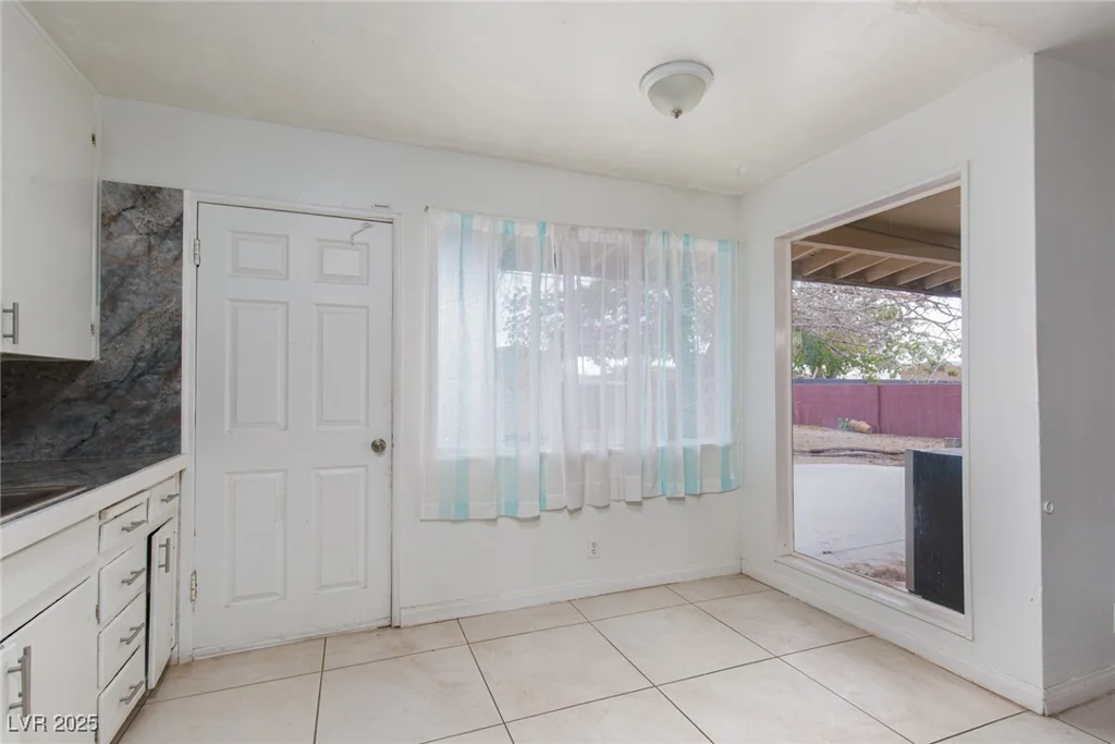 1204 Arrowhead, Las Vegas, NV 89106