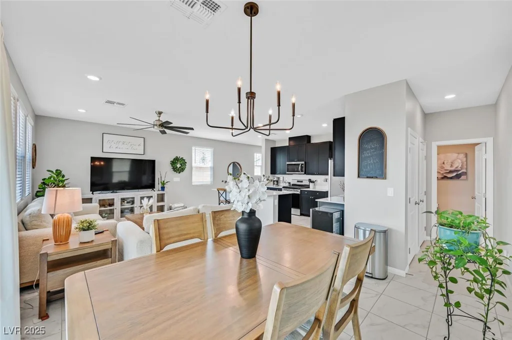 8704 Glen Echo, Las Vegas, NV 89148
