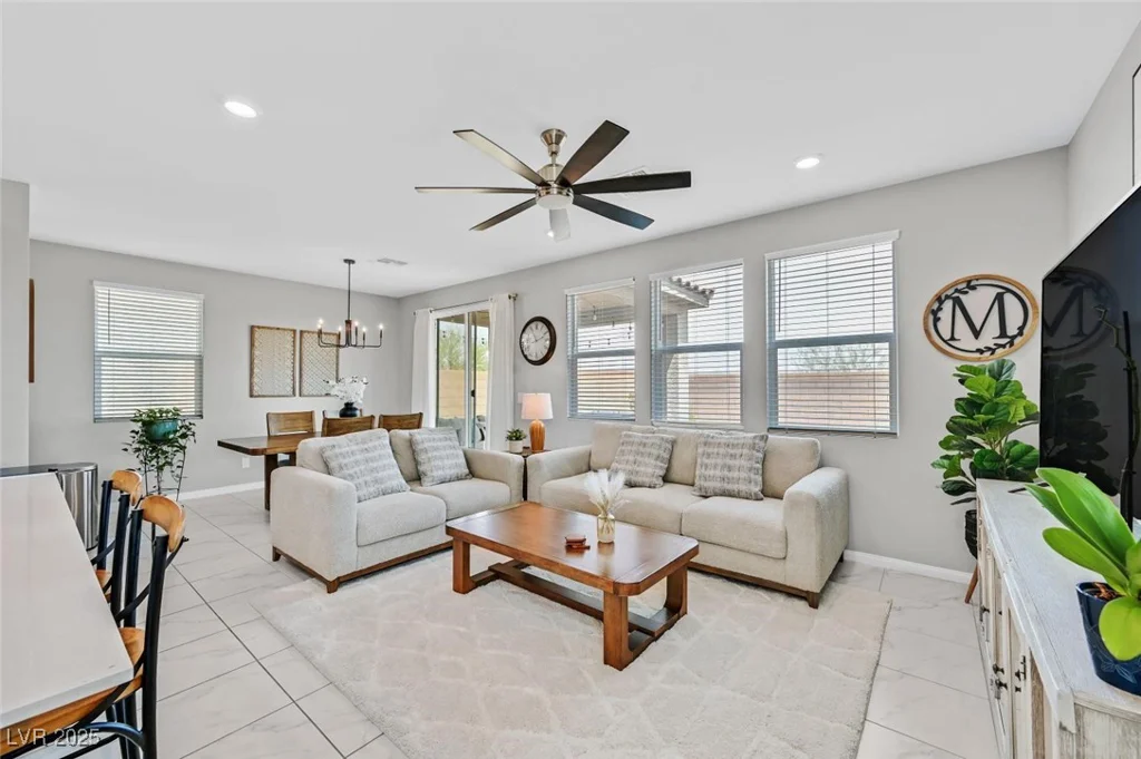 8704 Glen Echo, Las Vegas, NV 89148