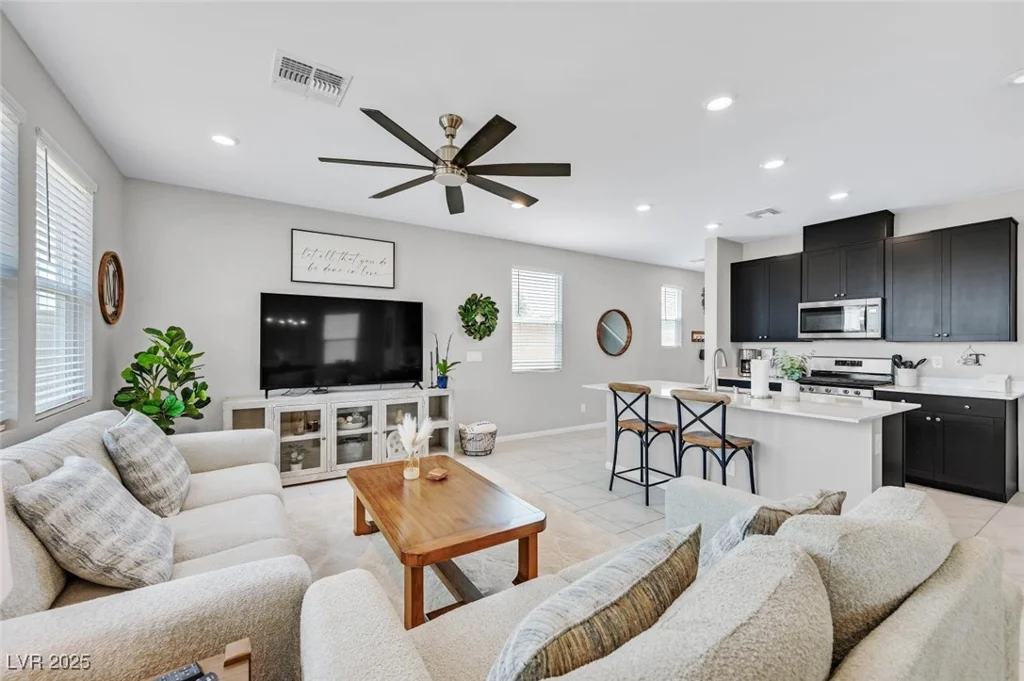 8704 Glen Echo, Las Vegas, NV 89148