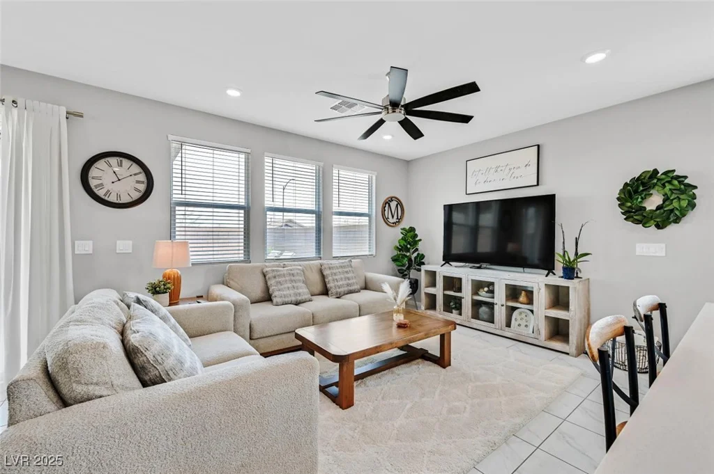 8704 Glen Echo, Las Vegas, NV 89148