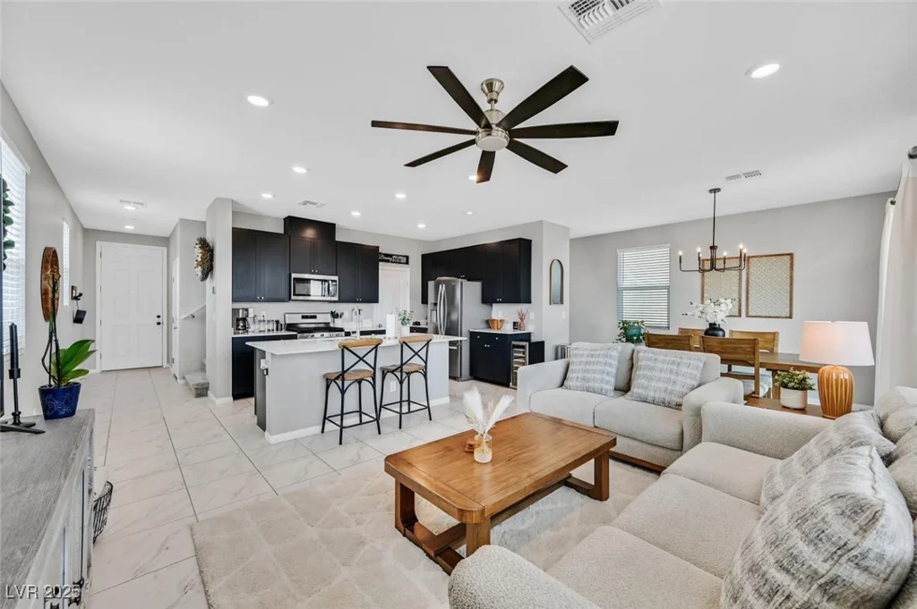 8704 Glen Echo, Las Vegas, NV 89148