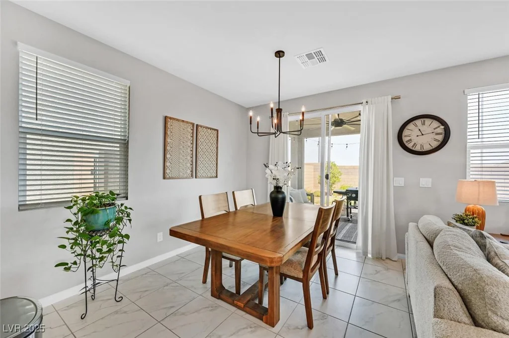 8704 Glen Echo, Las Vegas, NV 89148