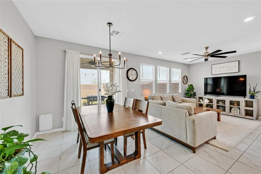 8704 Glen Echo, Las Vegas, NV 89148