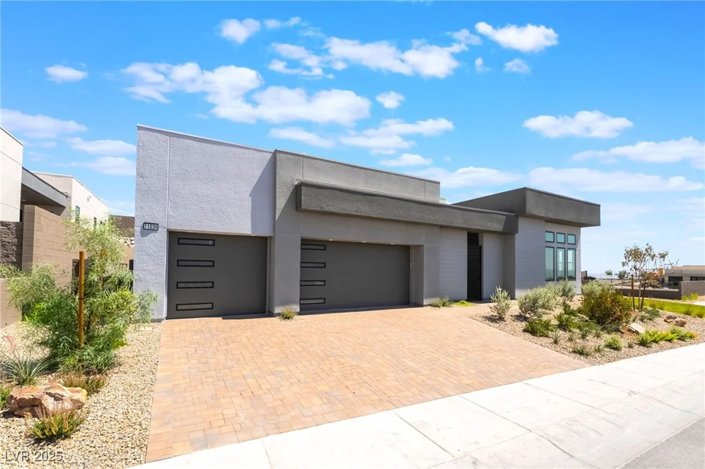 11036 Desert Heights, Las Vegas, NV 89135