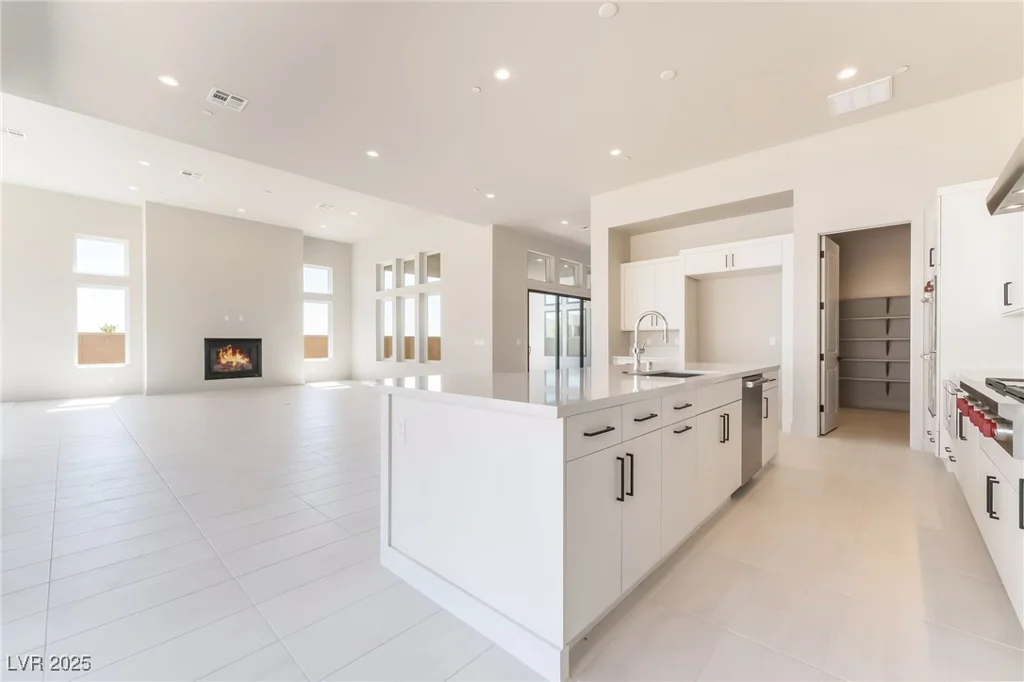 11036 Desert Heights, Las Vegas, NV 89135