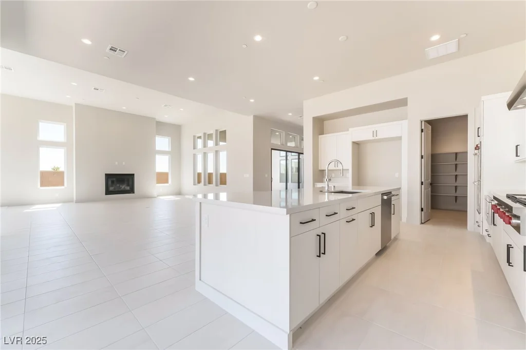 11036 Desert Heights, Las Vegas, NV 89135