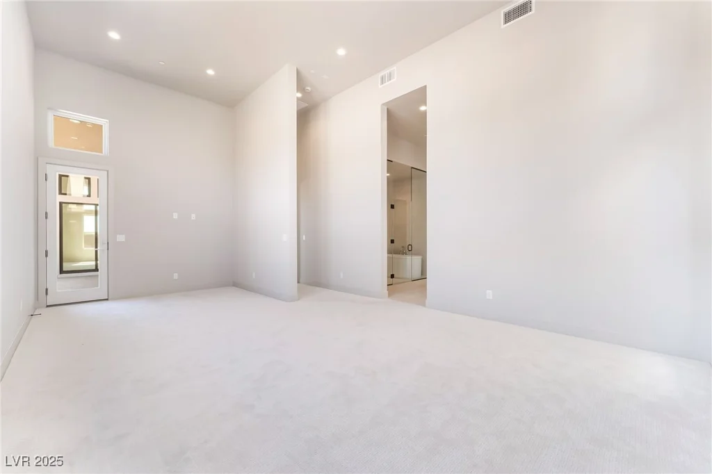 11036 Desert Heights, Las Vegas, NV 89135