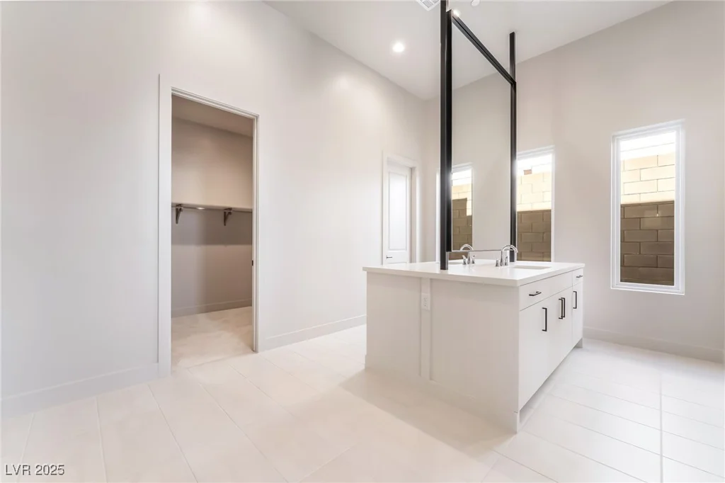 11036 Desert Heights, Las Vegas, NV 89135