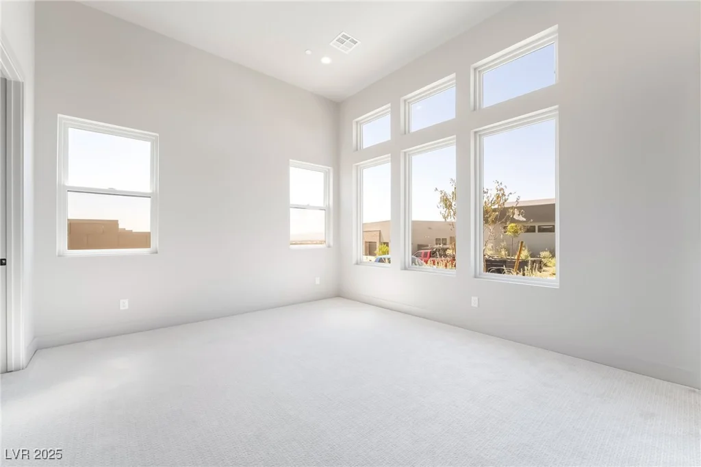 11036 Desert Heights, Las Vegas, NV 89135