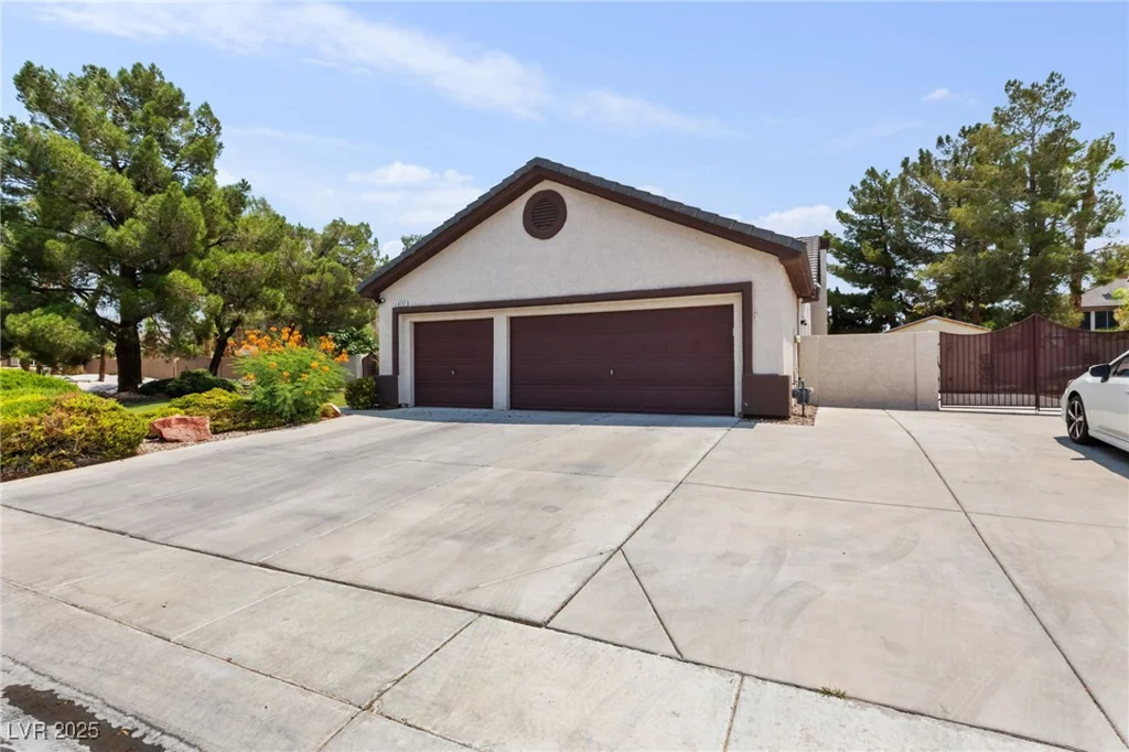 6112 Blowing Bellows, Las Vegas, NV 89130