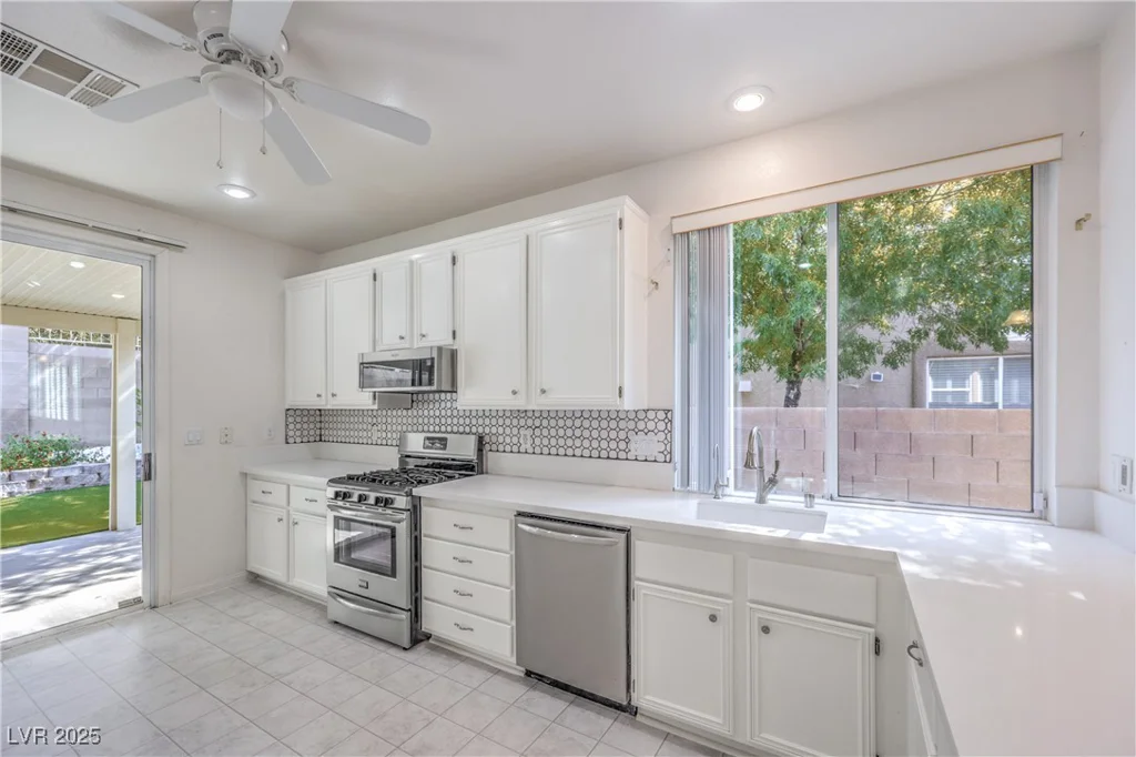 10250 Torrey Valley, Las Vegas, NV 89135