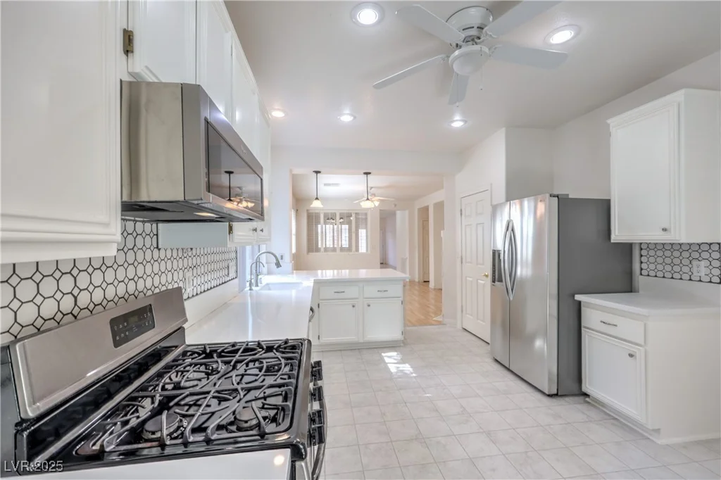 10250 Torrey Valley, Las Vegas, NV 89135