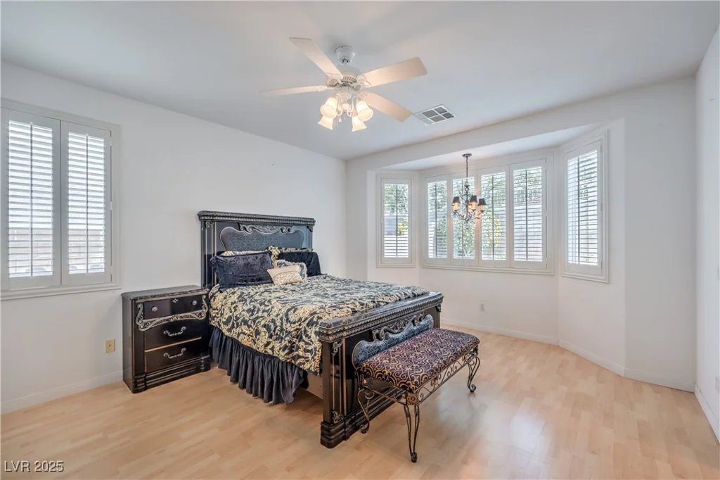10250 Torrey Valley, Las Vegas, NV 89135