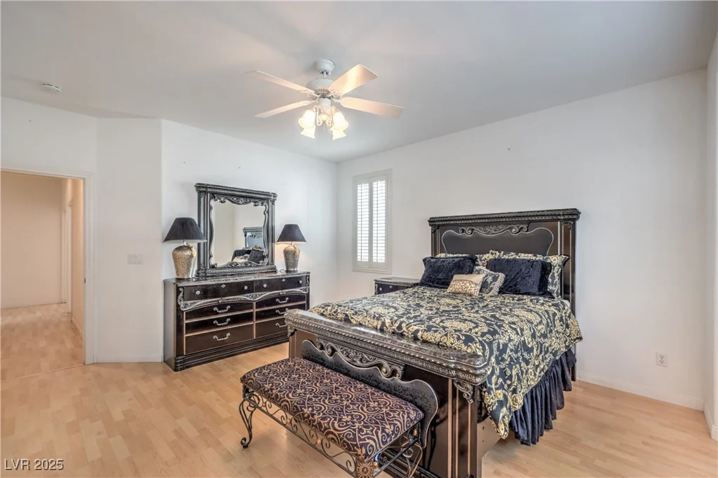 10250 Torrey Valley, Las Vegas, NV 89135