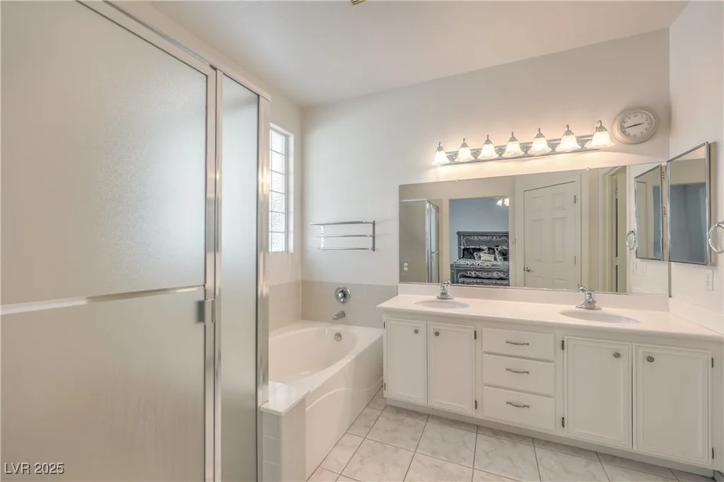 10250 Torrey Valley, Las Vegas, NV 89135