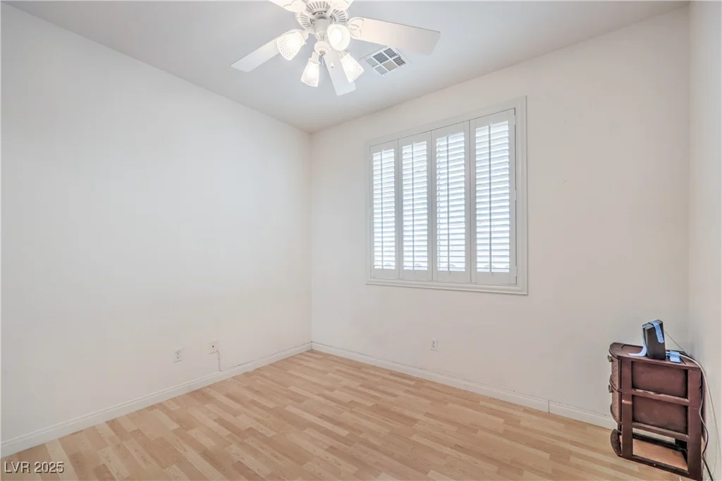 10250 Torrey Valley, Las Vegas, NV 89135