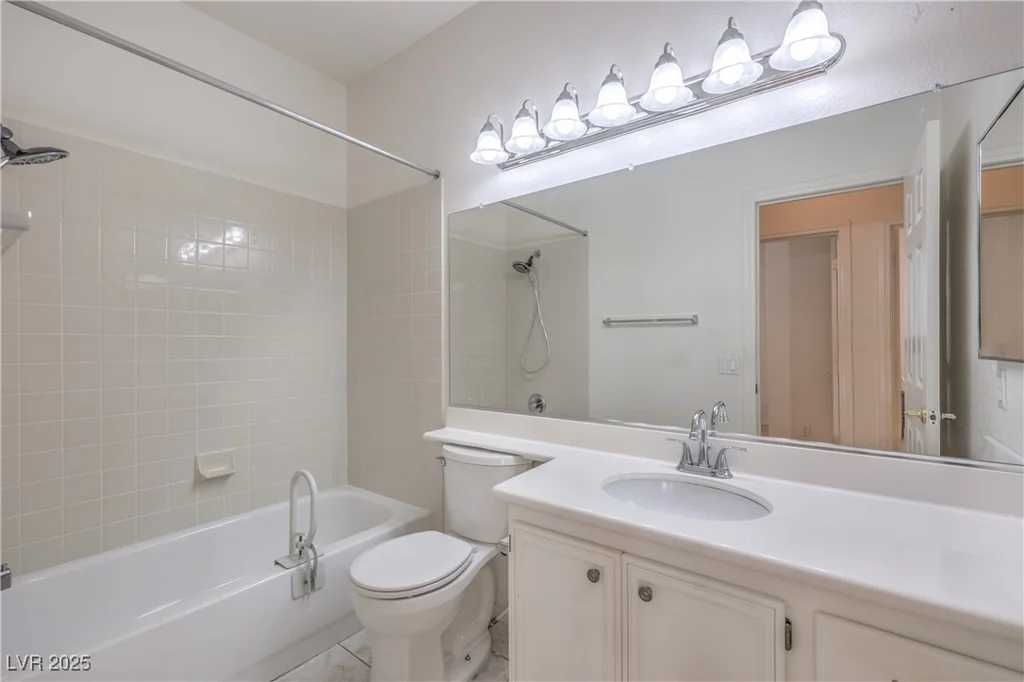 10250 Torrey Valley, Las Vegas, NV 89135
