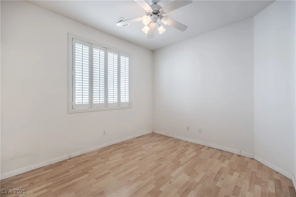 10250 Torrey Valley, Las Vegas, NV 89135