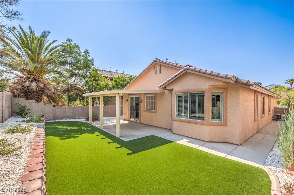 10250 Torrey Valley, Las Vegas, NV 89135