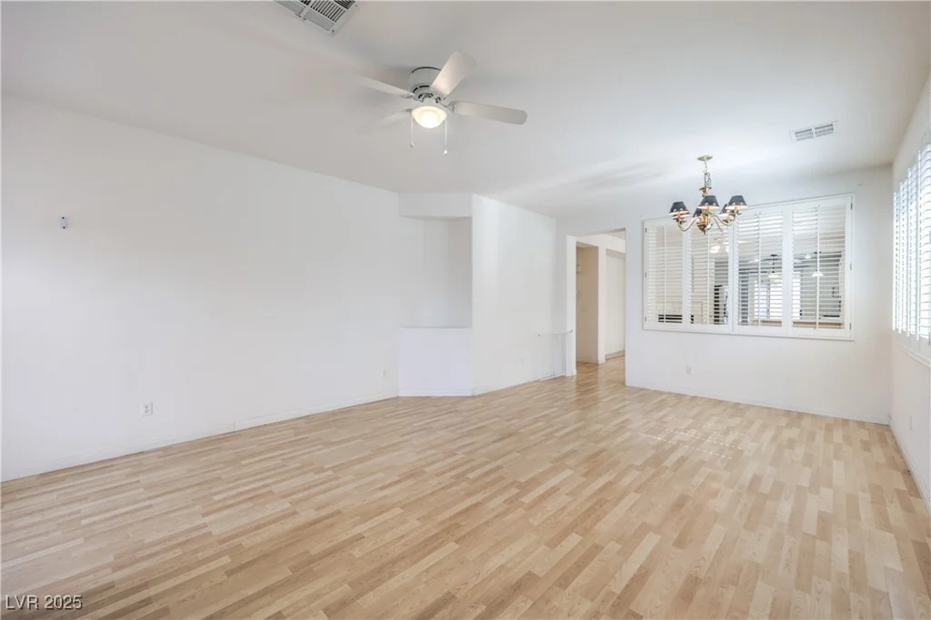 10250 Torrey Valley, Las Vegas, NV 89135