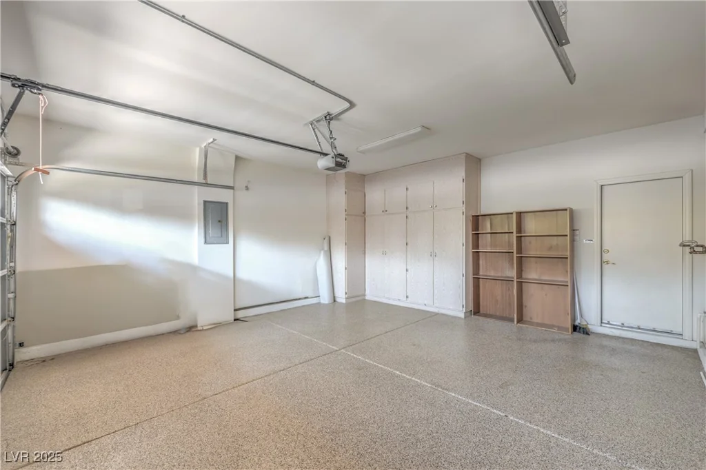 10250 Torrey Valley, Las Vegas, NV 89135