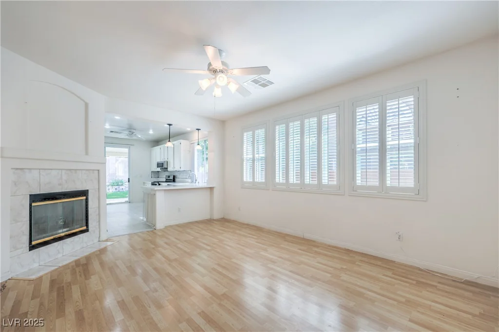 10250 Torrey Valley, Las Vegas, NV 89135