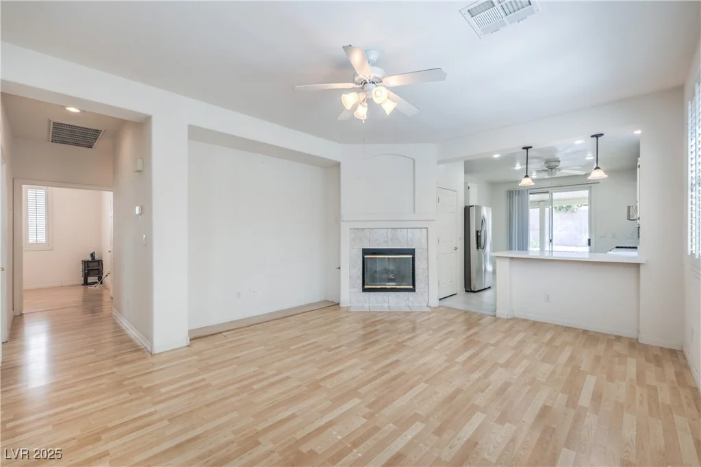 10250 Torrey Valley, Las Vegas, NV 89135
