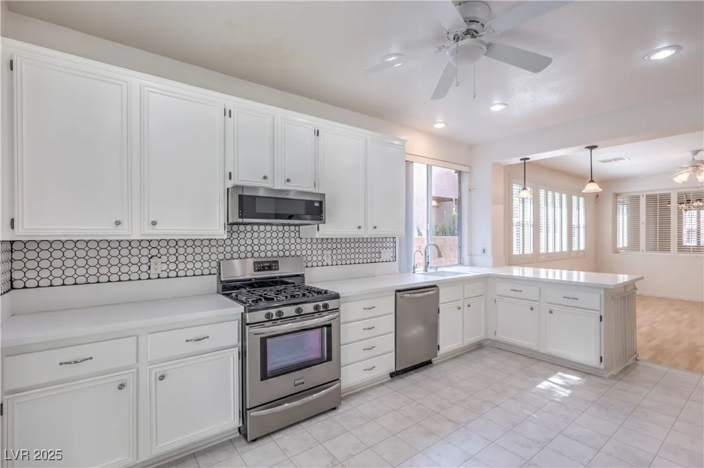 10250 Torrey Valley, Las Vegas, NV 89135