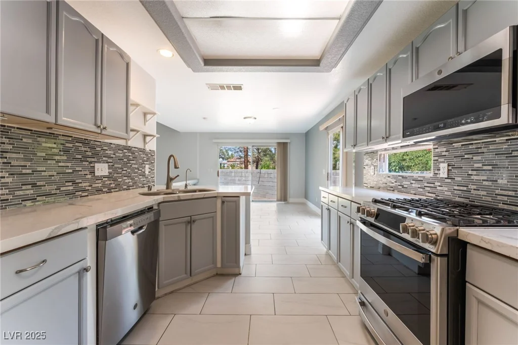 3432 Yorkminster, Las Vegas, NV 89129