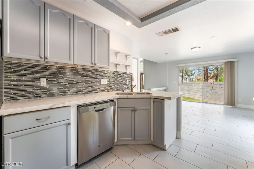 3432 Yorkminster, Las Vegas, NV 89129