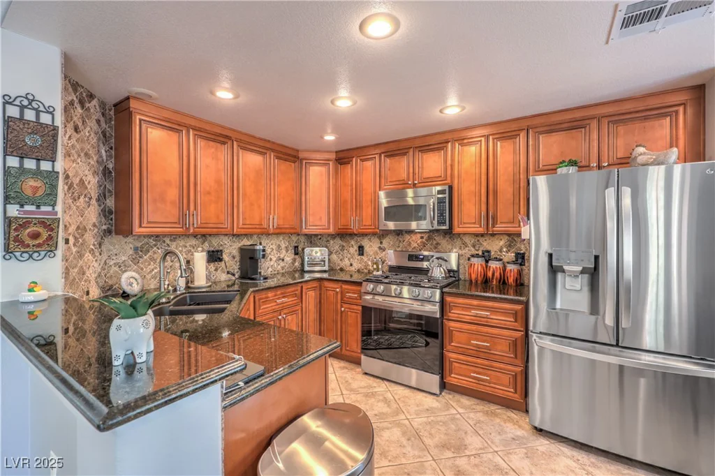 821 Titan Peak, Las Vegas, NV 89144