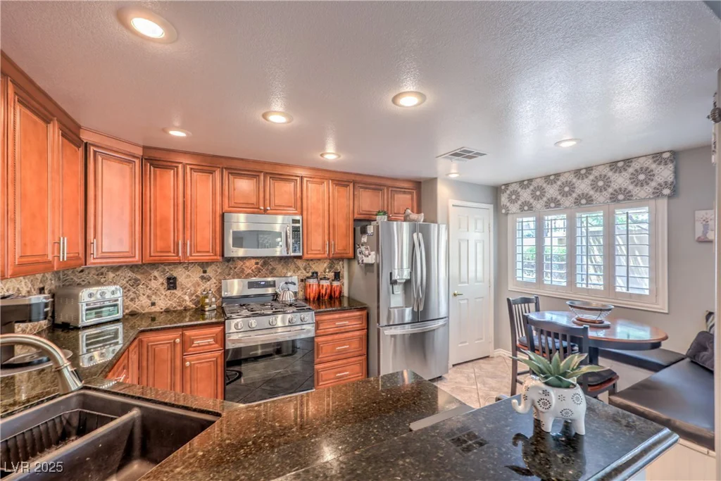 821 Titan Peak, Las Vegas, NV 89144
