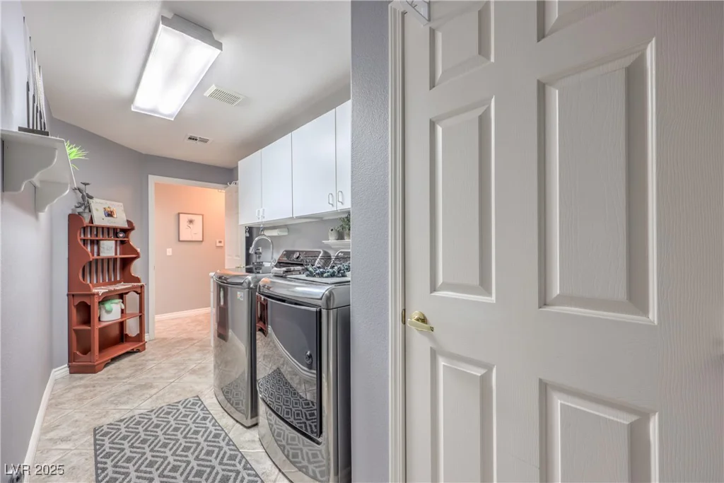 821 Titan Peak, Las Vegas, NV 89144