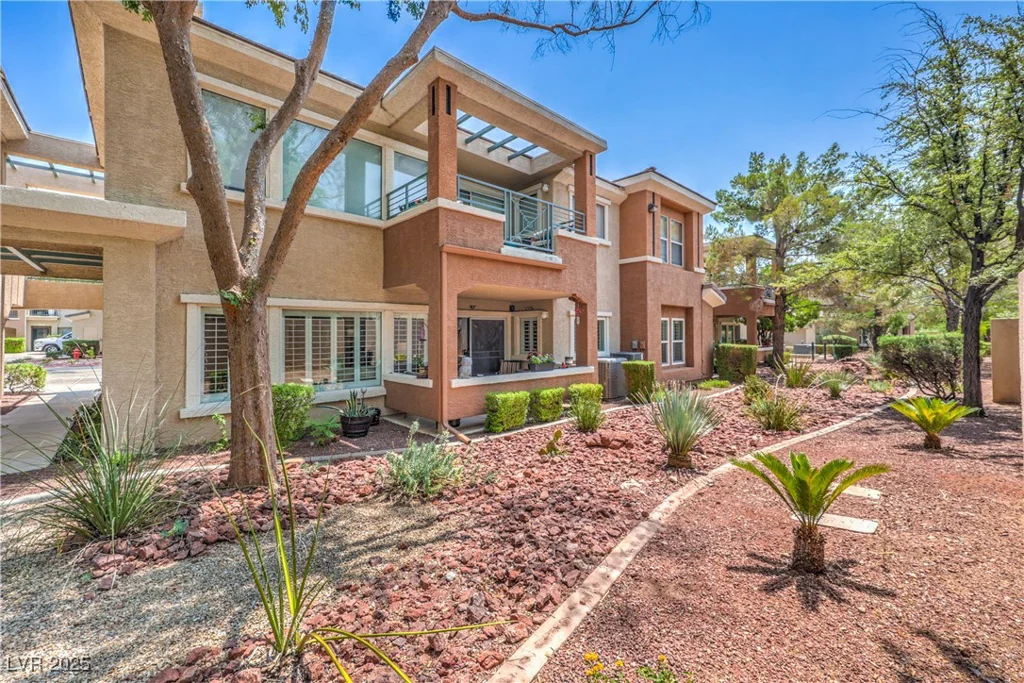 821 Titan Peak, Las Vegas, NV 89144