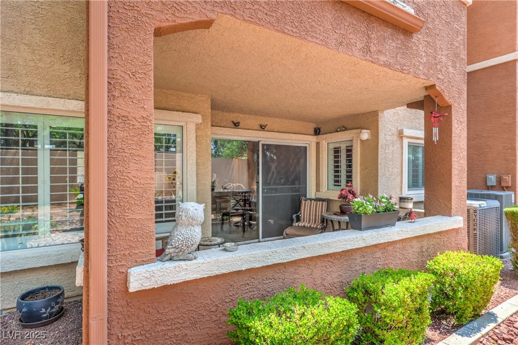 821 Titan Peak, Las Vegas, NV 89144