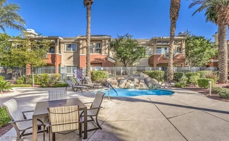 821 Titan Peak, Las Vegas, NV 89144