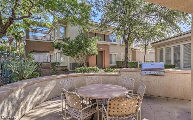 821 Titan Peak, Las Vegas, NV 89144
