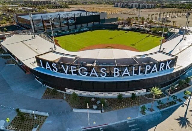 821 Titan Peak, Las Vegas, NV 89144