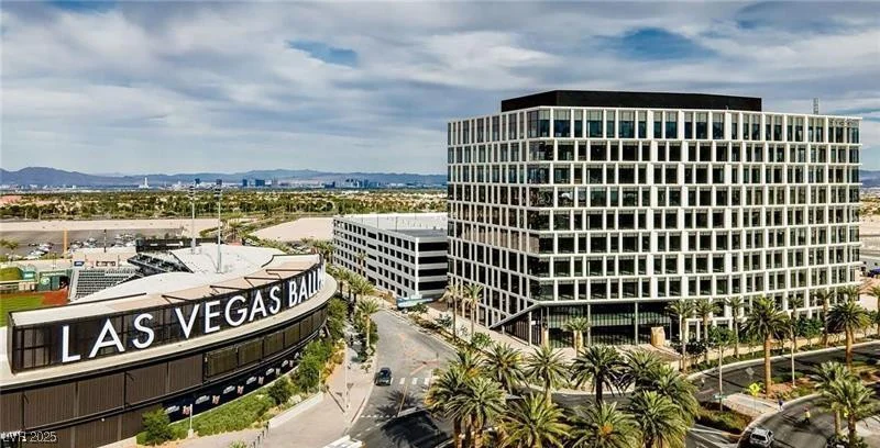 821 Titan Peak, Las Vegas, NV 89144