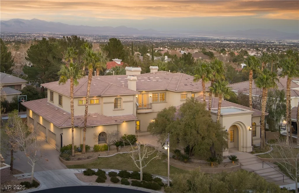9904 Moonridge, Las Vegas, NV 89134